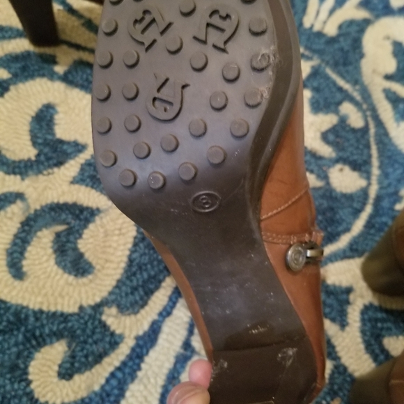 Boots - Picture 4 of 4